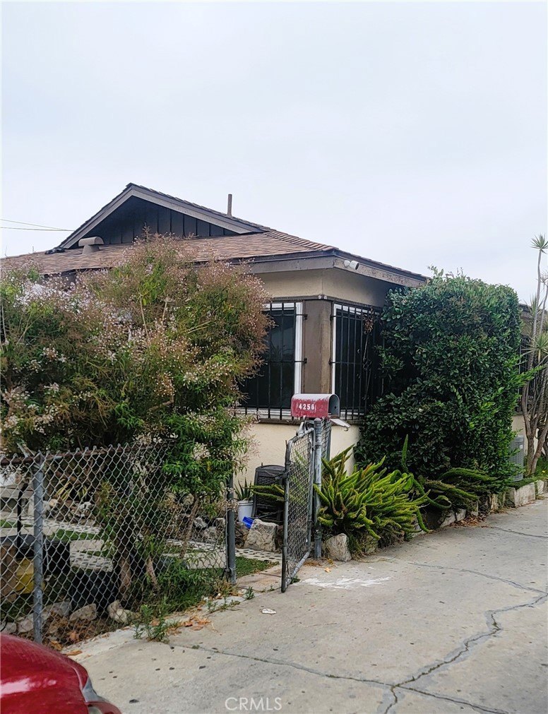 4256 W 106th St, Inglewood, CA 90304