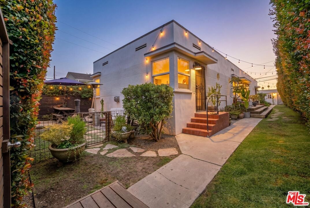 705 Flower Ave, Venice, CA 90291