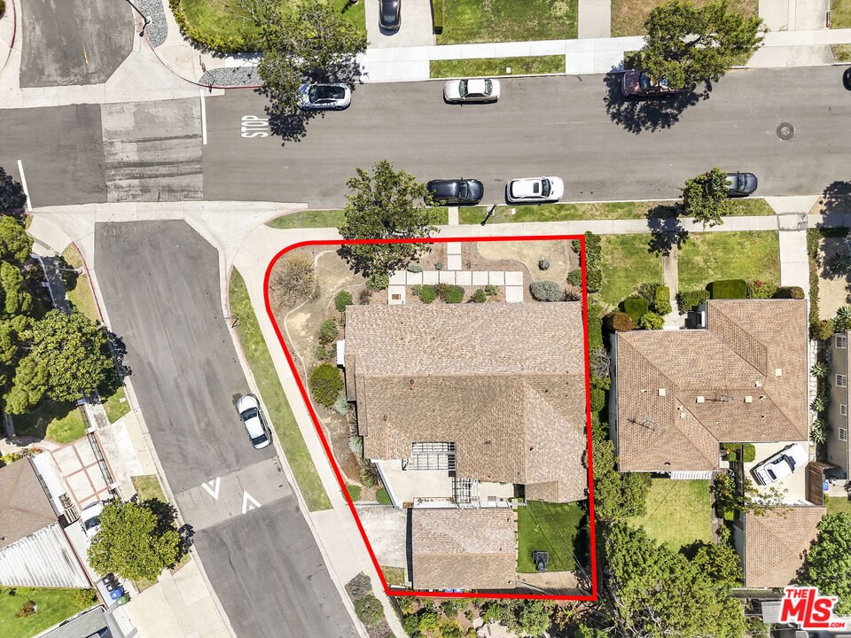 7801 Flight Ave, Los Angeles, CA 90045